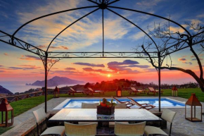 Capitano Stunning Views Pool and Guest Services